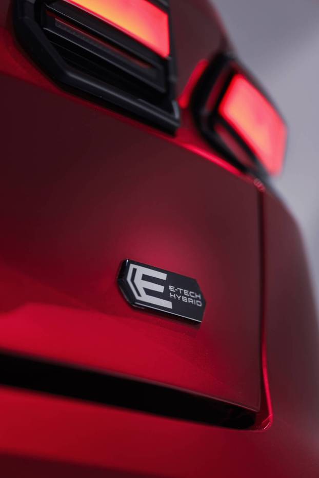 RENAULT CLIO VI FULL HYBRID E-TECH (RB3B1 HEV)