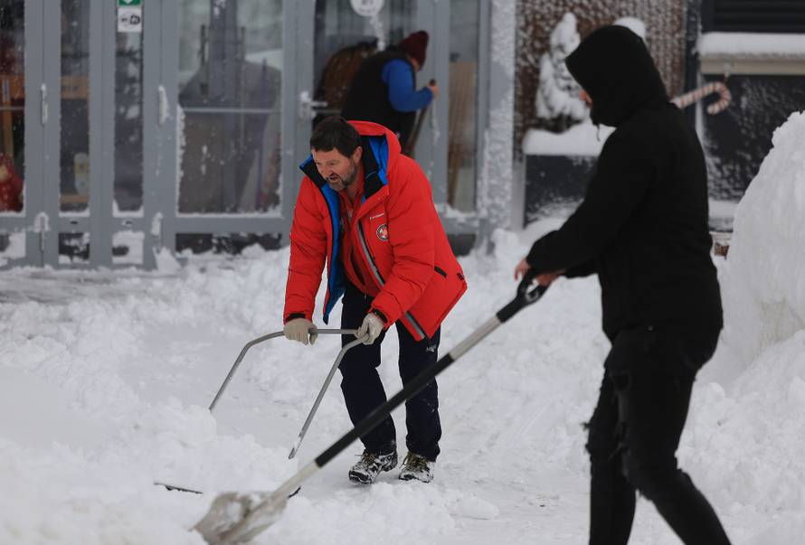 Zagreb: Započela skijaška sezona na Sljemenu 