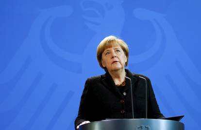 Merkel: Potrebno je boriti se svim sredstvima protiv ISIL-a