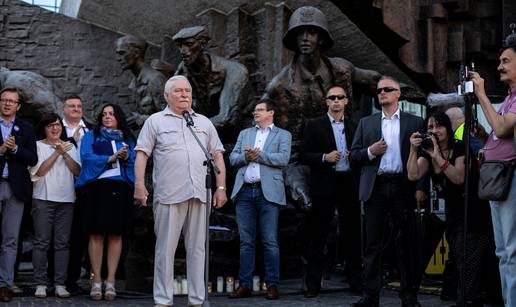 Poljaci prosvjeduju za neovisno sudstvo, priključio se i Walesa