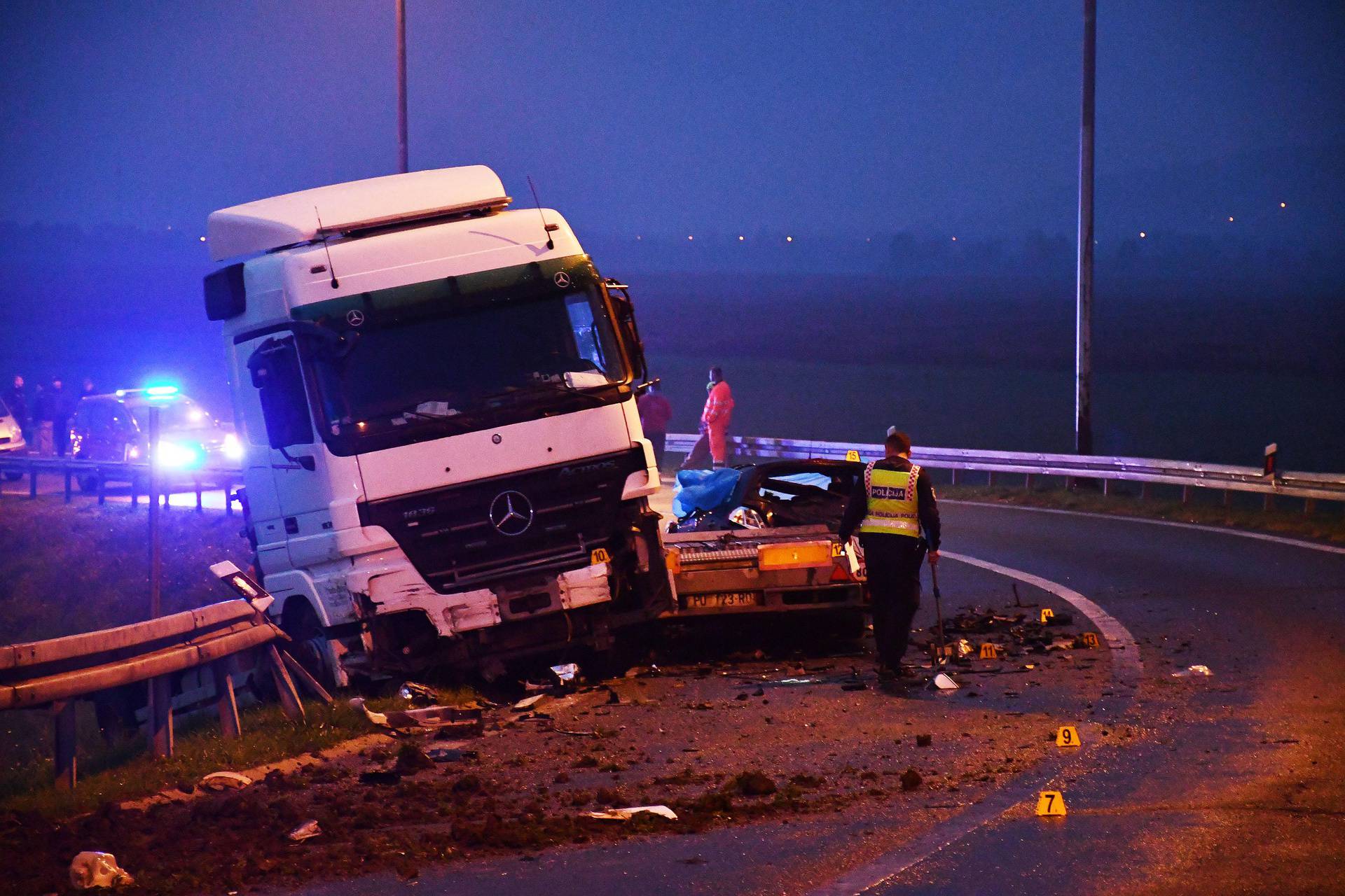 U prometnoj nesreći na autocesti A3 kod Okučana smrtno stradale tri osobe