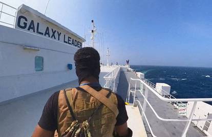 Britanija: Naoružana skupina ukrcala se na brod kod Omana