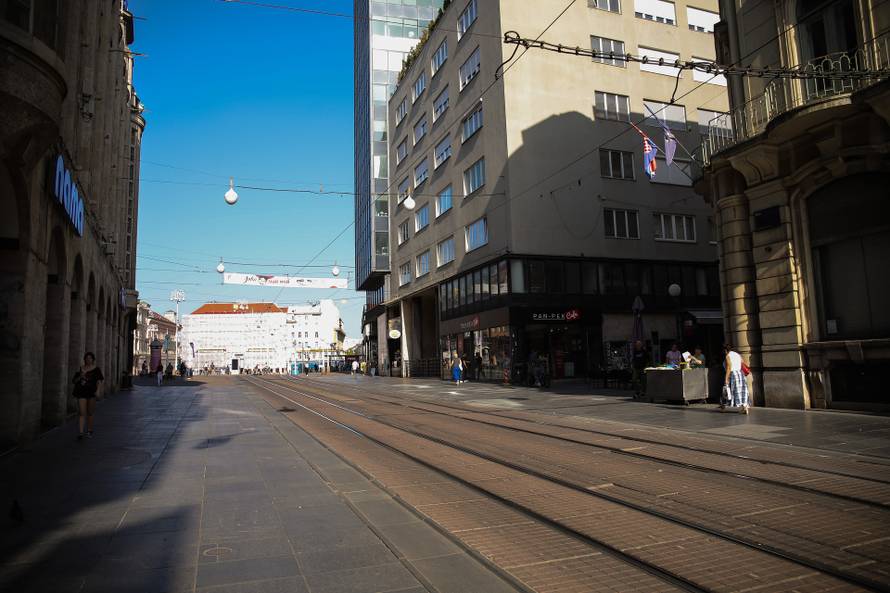 Zagreb: Velike vrućine ispraznile su ulice u glavnom gradu