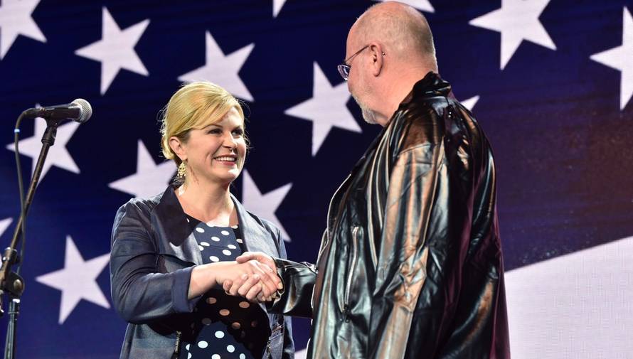 Kolinda u kožnjaku i točkastoj haljini slavila američki praznik