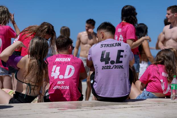 Zadar: Zadarski maturanti obilježavaju posljednji dan srednjoškolskog obrazovanja