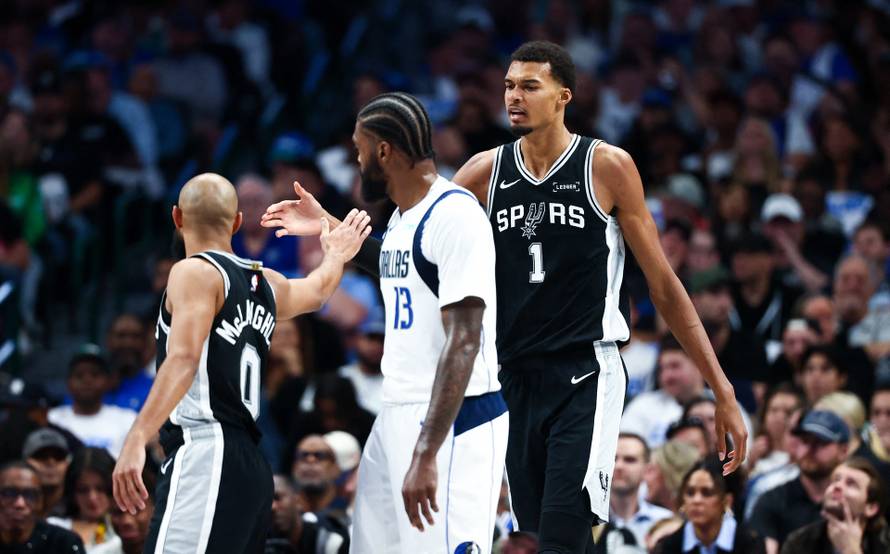 NBA: San Antonio Spurs at Dallas Mavericks