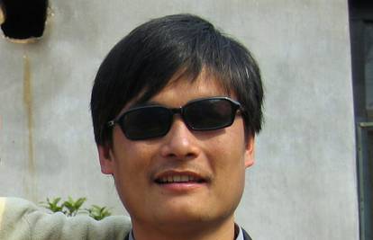 Slijepi Kinez pobjegao policiji i skrio se u američku ambasadu