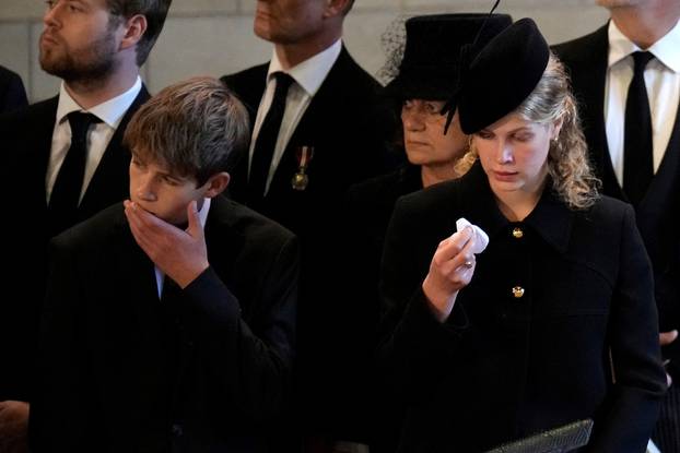 Britain mourns Queen Elizabeth