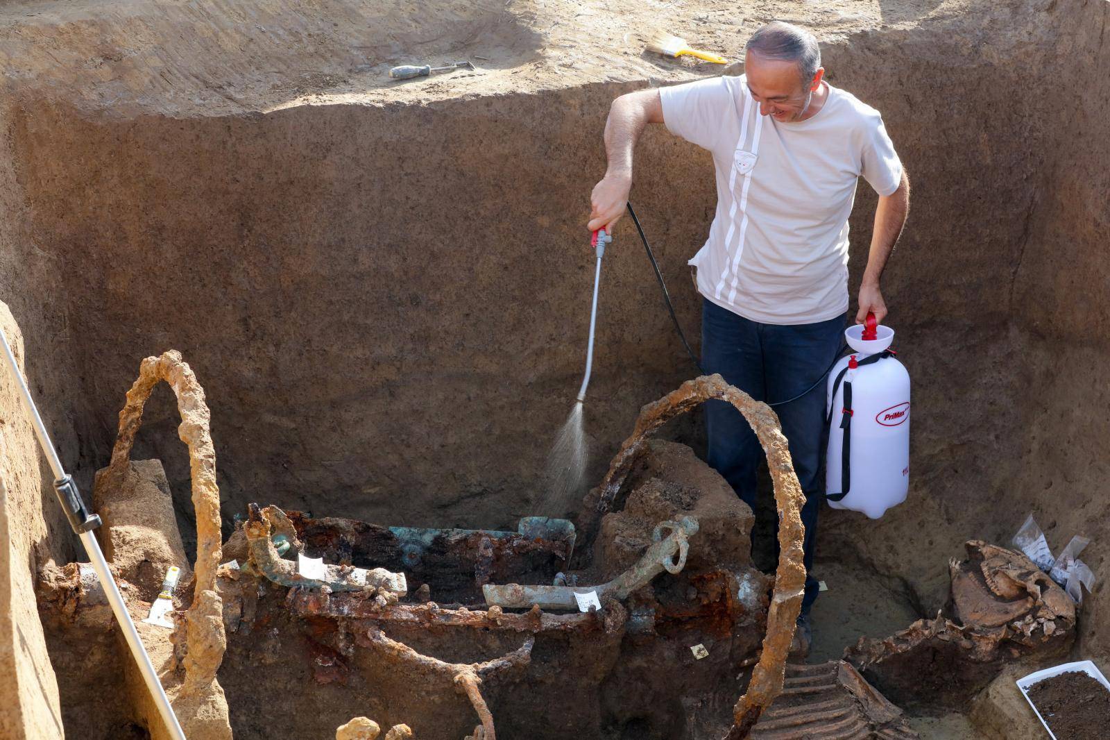 Na lokalitetu JankovaÄka dubrava pronaÄena rimska kola s upregnutim konjima iz 3. stoljeÄa