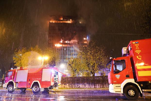 Zagreb: Pozar u Vjesnikovom neboderu