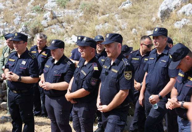 Šibenik:Na Kornatima obilježena 19. godišnjica tragedije u kojoj je poginulo 12 vatrogasaca