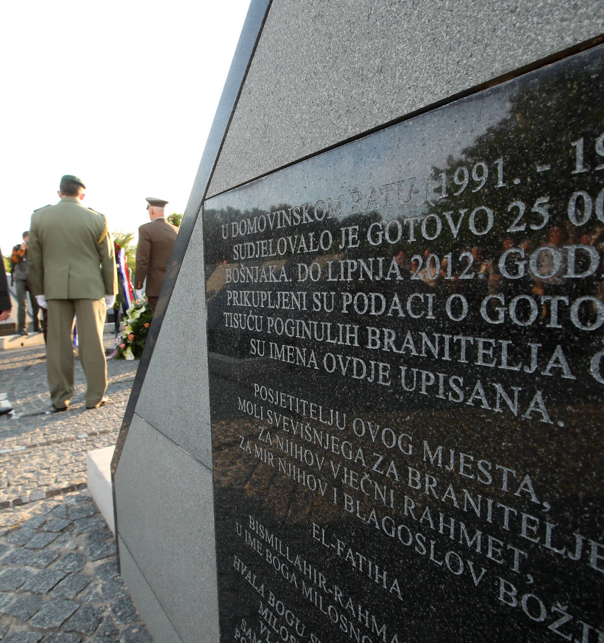 Položeni vijenci za poginule Bošnjake u Domovinskom ratu