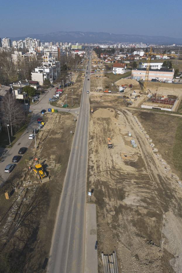 Pogled iz zraka na rekonstrukciju Sarajevske ulice u Zagrebu i prvo proširenje tramvajske pruge nakon 20 godina