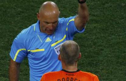 Robben van sebe: U finalu treba suditi vrhunski sudac