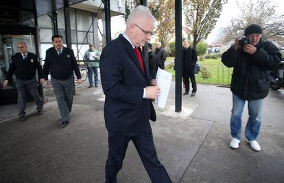 Službeno: Josipović potpisao kandidaturu za predsjednika 