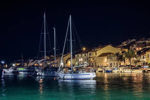 Vela Luka: Generalna proba koncerta Trag u Beskraju