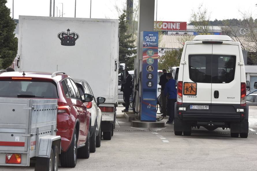 Šibenik: Gužve na benzinskim postajama zbog najavljenog poskupljenja