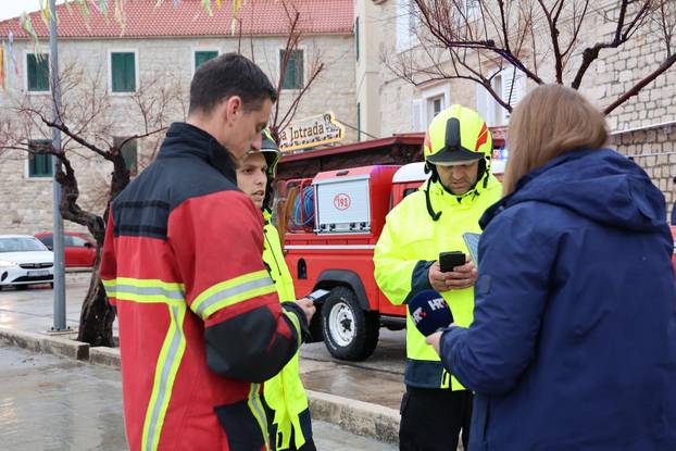 Kaštela: Sanacija štete od posljedica jakog juga i plime