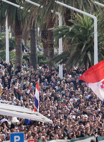 Split: Torcida na Rivi održala prosvjed