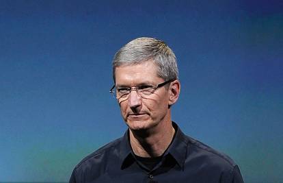 Tim Cook: Hibrid MacBooka i iPada ne bi bio dobar proizvod