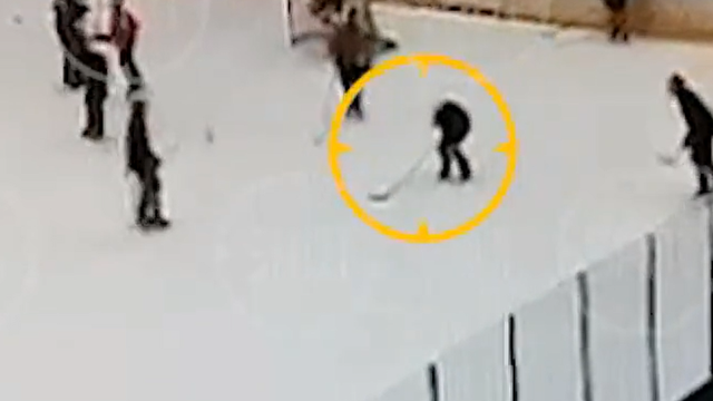 Strava u Rusiji! Hokejaša (14) pogodio pak u prsa, umro je