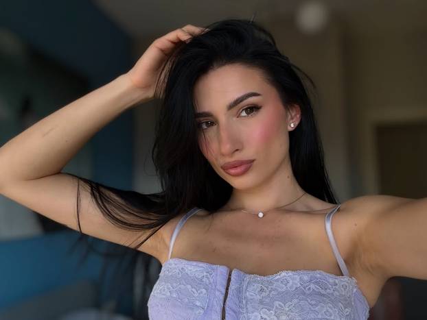 FOTO Mili ćemo gledati u 'Love Islandu': Bavi se fitnessom, a otkrila je i kakvog partnera želi