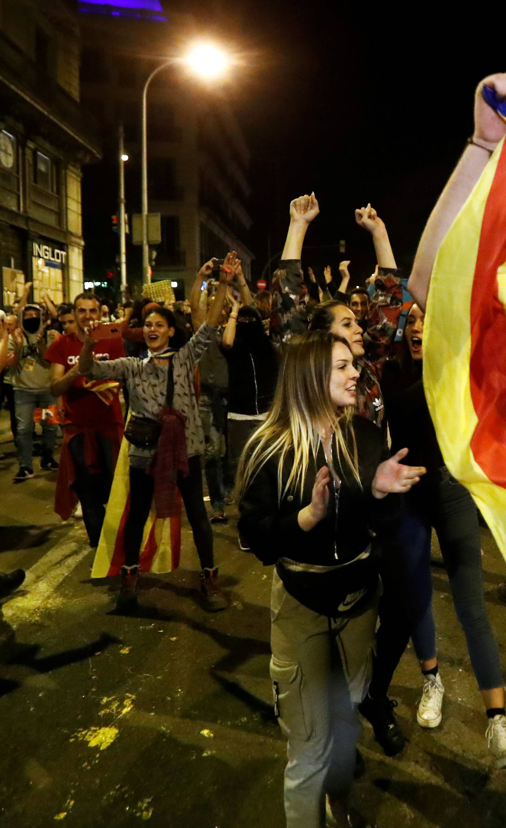 Mirnija noć u Kataloniji, nered u Madridu, prosvjed u Baskiji...