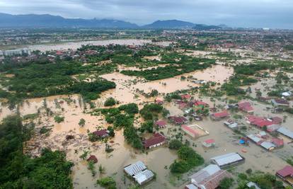 Indonezija: Poplave na Sumatri, poginulo 26 ljudi, 11 ih nestalo