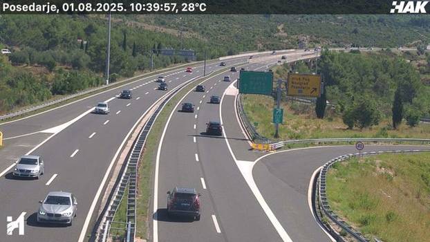 FOTO Kreće udarni vikend, kod Lučkog se zagužvalo: Kolone su prema moru, vozi se usporeno