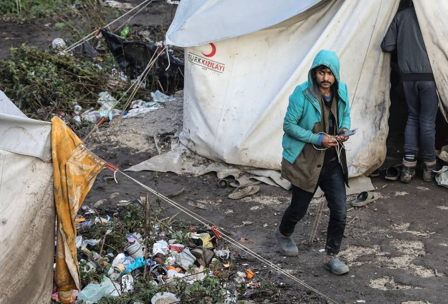 Izbjeglice u kampu Vučjak čekaju vijesti o preseljenju