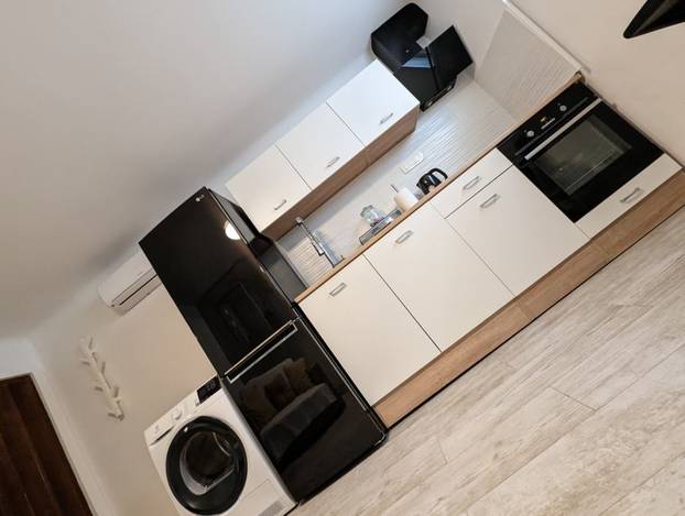 FOTO Prodaju garsonijeru u Zagrebu: Dok kuhate, gledate osobu na wc-u! Ovo je cijena...