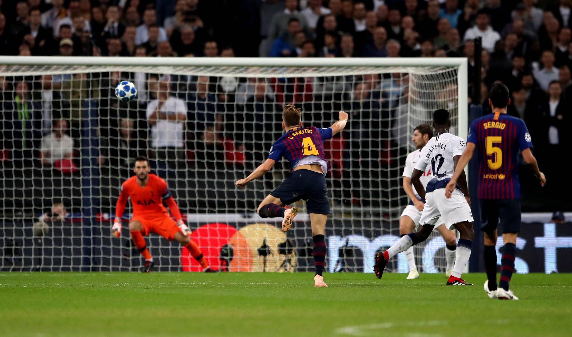 Tottenham Hotspur v Barcelona - UEFA Champions League - Group B - Wembley Stadium