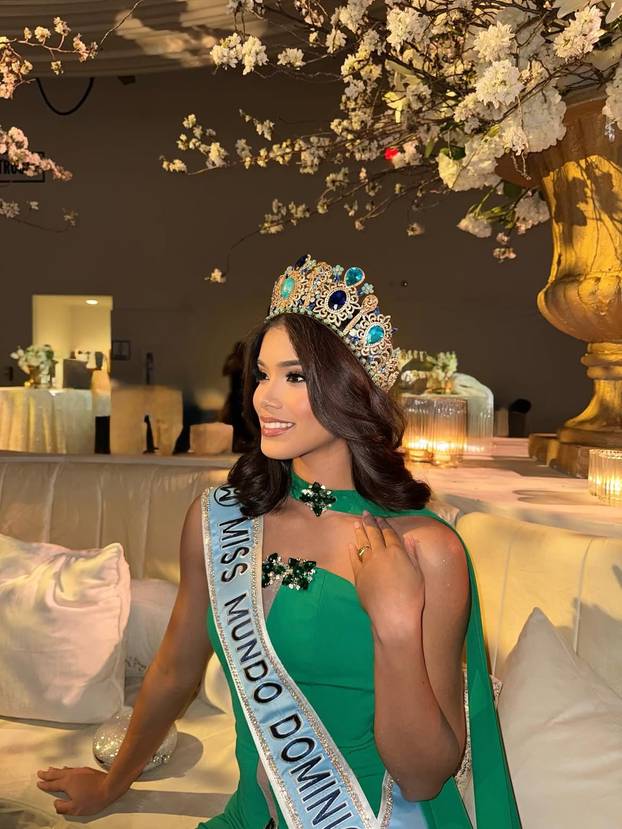 Joheirry Mola iz Dominikanske Republike nova je Miss svijeta