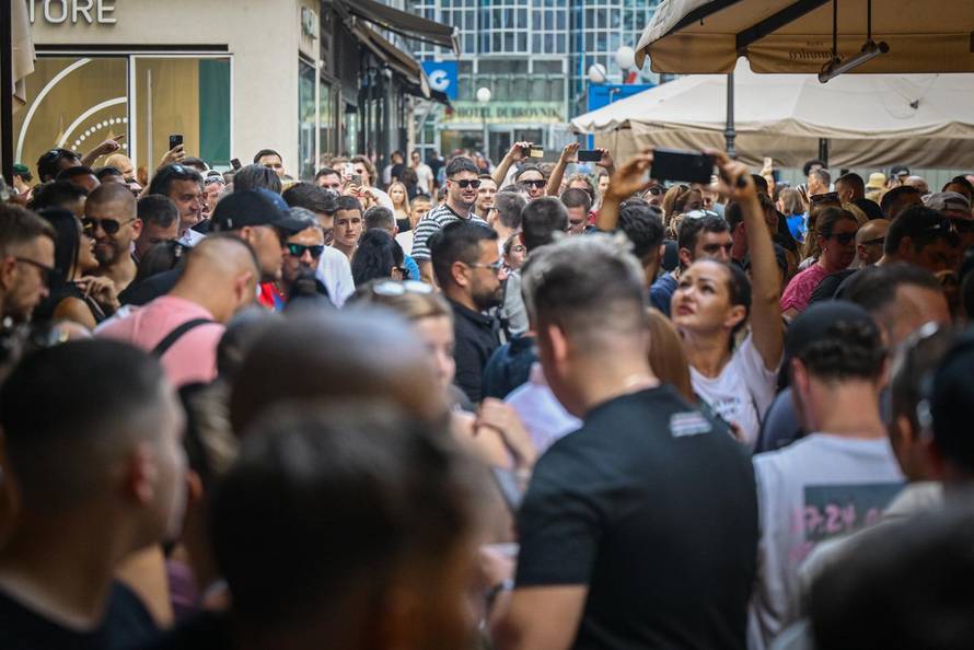 Zagreb: Atmosfera u centru grada uoči sutrašnjeg koncerta Marka Perkovića Thompsona