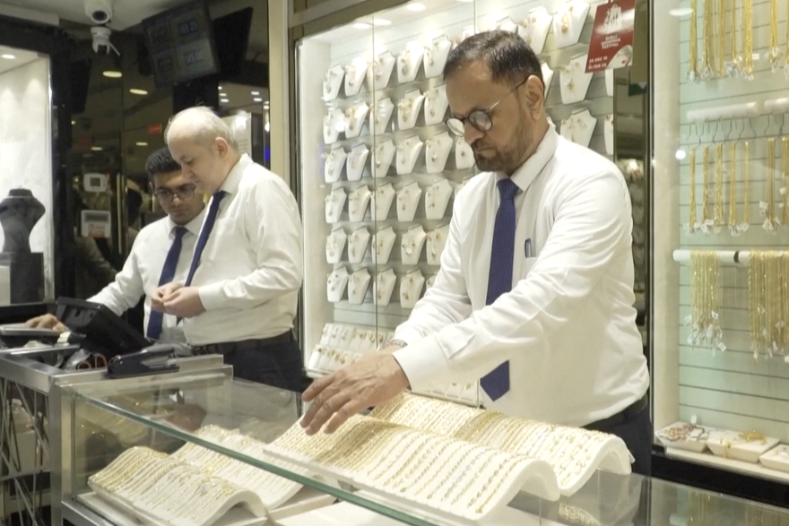 Cijena zlata dosegnula je novu rekordnu razinu, probila granicu od 4000 dolara