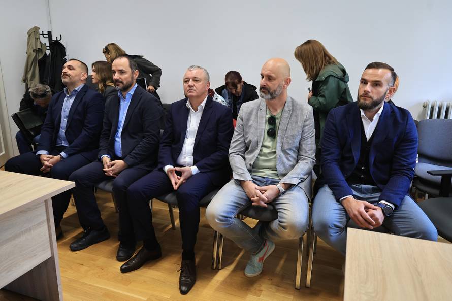 Zagreb: Početak sudjenja u aferi Po babi i stričevima