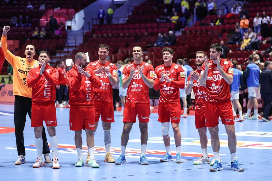 Malmo: Hrvatski rukometaši slave pobjedu u zagrljajima i poljupcima svojih najmilijih