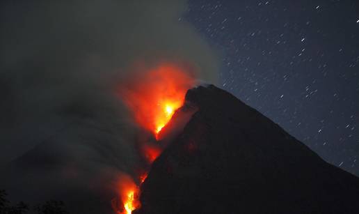 Merapi eruptirao najjače do sada, ljudi bježe i iz kampova