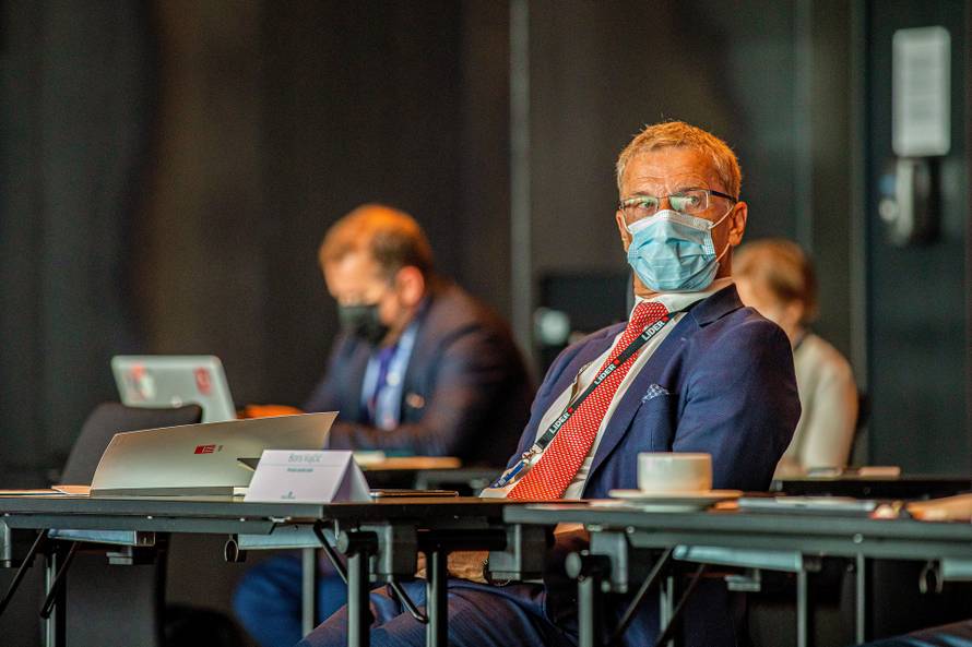 Jesi li narikača ili fejker? Otkrij kako bi te izvrijeđao Milanović