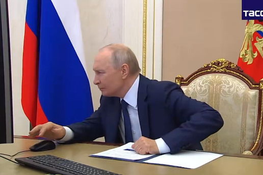 VIDEO Putin online glasao na izborima u Rusiji, snimka je postala hit: Vidi ga &scaron;to &scaron;kilji!