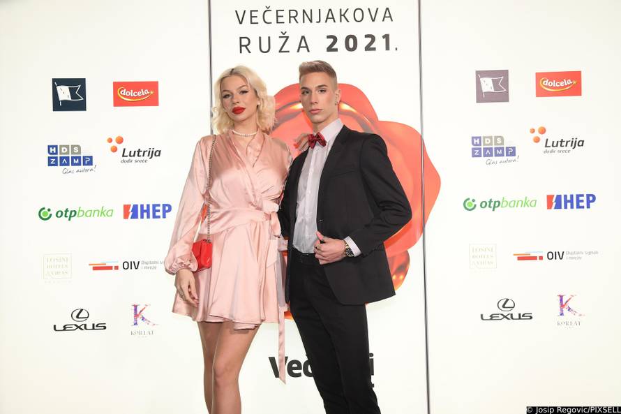 JoomBoosovi 'Teini dnevnici' osvojili digitalnu ružu, a Grašo pobijedio kao glazbenik godine