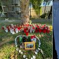 Tužno jutro ispred studentskog doma na Savi: Poruke i svijeće za tragično preminulu djevojku