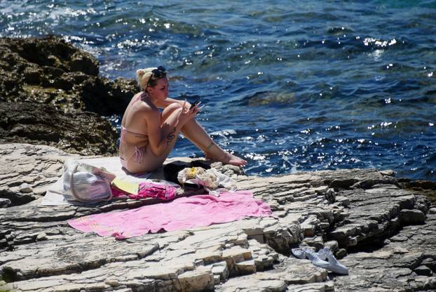 Svi se skidaju, kako i ne bi! U 6 sati Dubrovnik se probudio na nestvarnih 34°C, a Split na 32°C