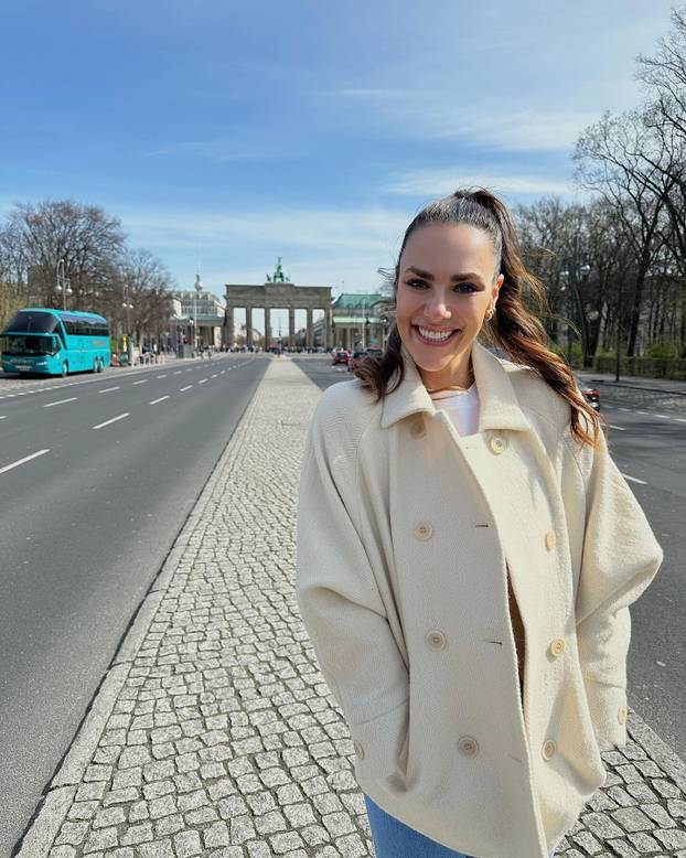 FOTO Schweinsteiger je flertao s njom u emisiji. Omiljeno je TV lice i već je bila s nogometašem