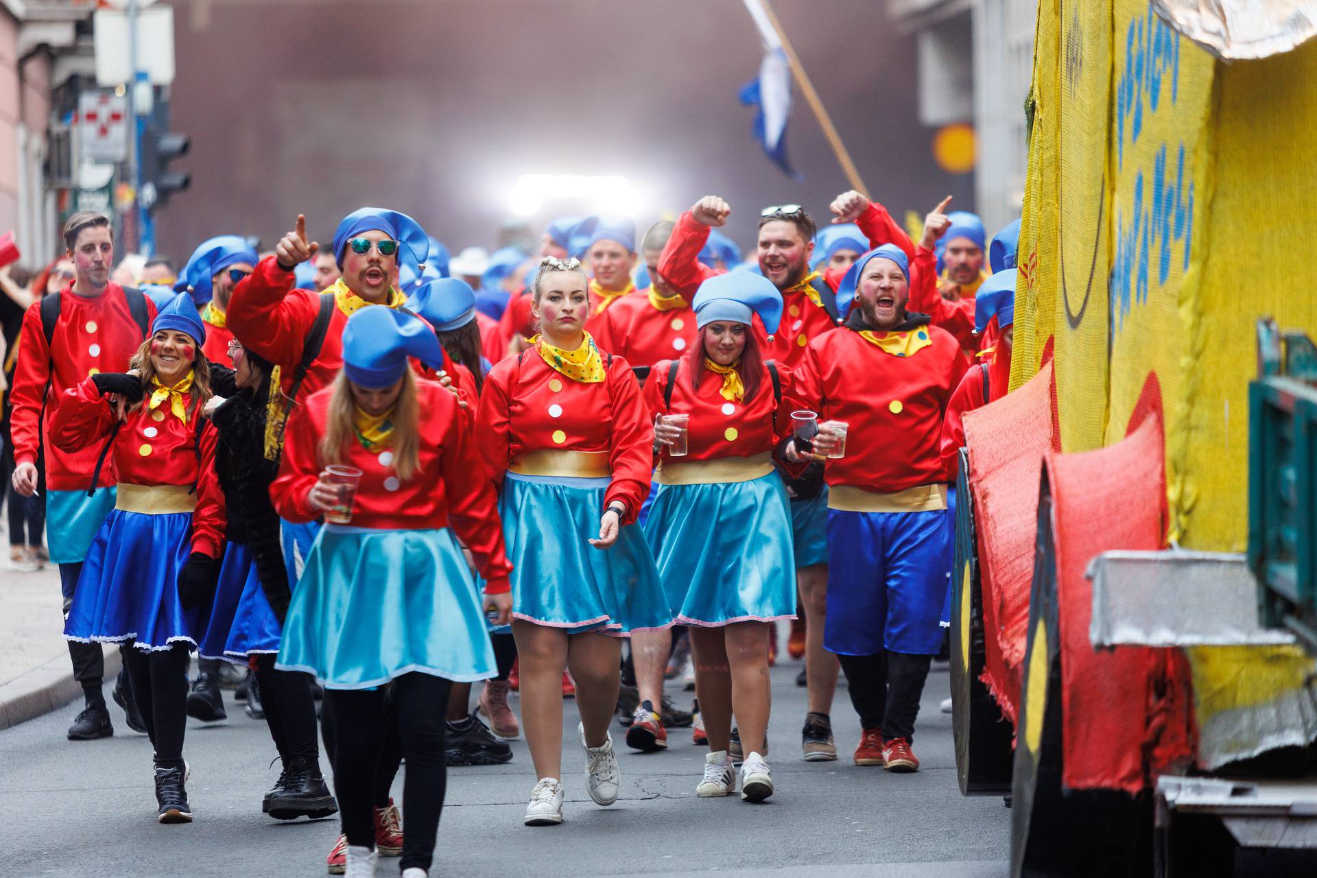 Rijeka: Oko devet tisuća maškara sudjelovalo na tradicionalnom Riječkom karnevalu