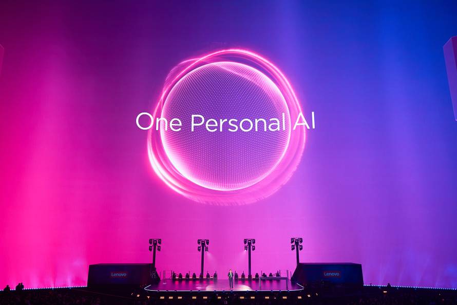 Ovaj laptop ima ekran koji se savija i može vas pratiti po sobi