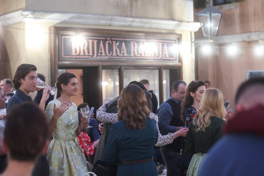 Zagreb: Obilazak kulisa i druženje s glumcima nove serije Divlje p?ele