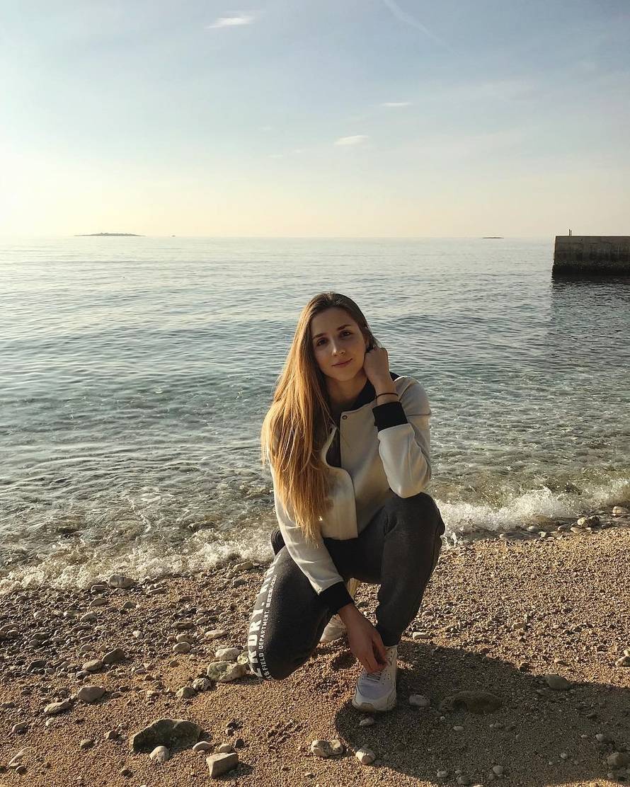 Dobacivanja s tribina ne čujem, a rado bih pozirala za kamere