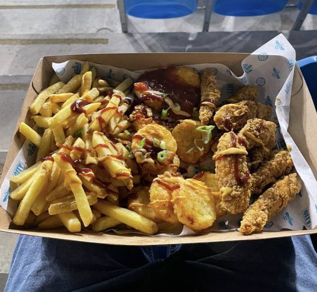 FOTO Biste li to probali? Evo što jedu na stadionima po svijetu