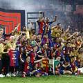 FOTO Luda fešta Katalonaca u Sevilli! Ovako je Barcelona proslavila 32. trofej Kupa kralja